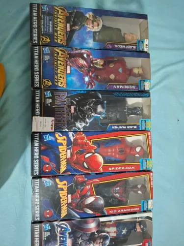 Set bonecos Marvel Hasbro 30cm