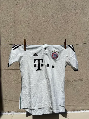 CAMISA BAYERN 13/14 - Infantil Usada (Tam 12)