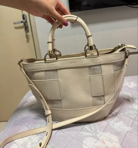 Bolsa Arezzo Bege Média Com Alça Regulável 