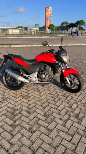 Honda CB 300R - Impecável