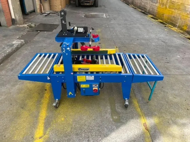 Fechadora Seladora de Caixas Semi-Automática Cyklop CT3 IL - 70MM