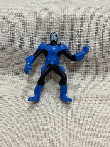 boneco alien ben 10 mcdonalds 2013