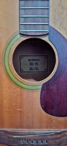 YAMAHA FG-75 1975 VINTAGE - 51 ANOS - MADE IN TAIWAN