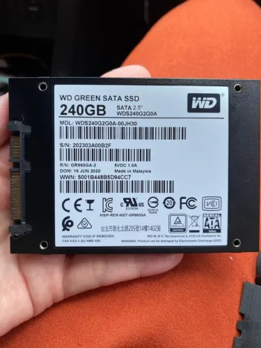 Vendo SSD 240GB / MEMORIOA DDR4 9GB 3200 / GABINETE GAMER