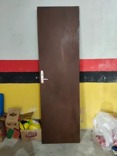 Porta de Madeira 2,10 x 0,60 Completa