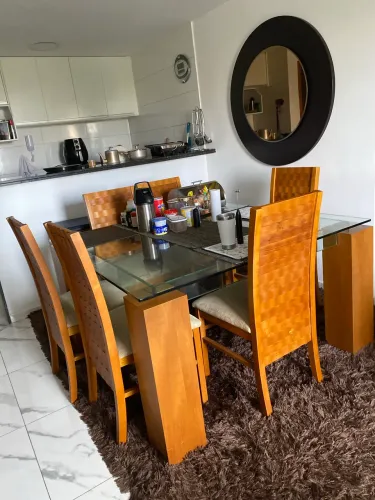 Mesa de jantar com Aparador