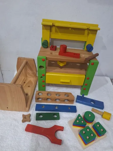 Bancada de mecânico de madeira brinquedo educativo Montessori