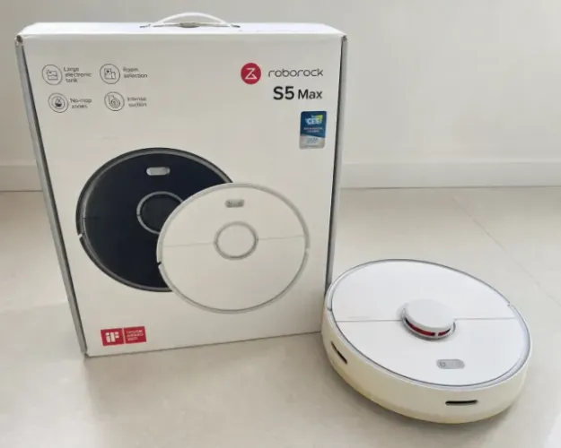 Roborock S5 Max com caixa e peças extras