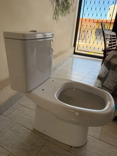 Vaso Sanitário com Caixa Acoplada Deca Monte Carlo Branco