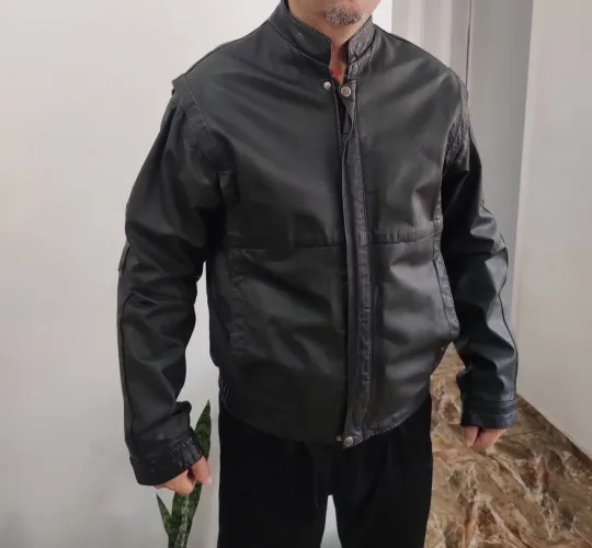 Vendo Jaqueta Masculina em Couro 100% Legítimo,