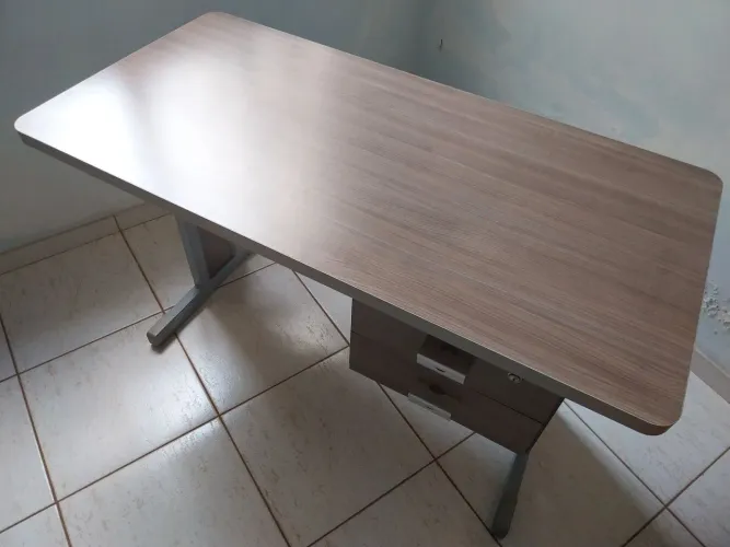 Vendo mesa duas gavetas