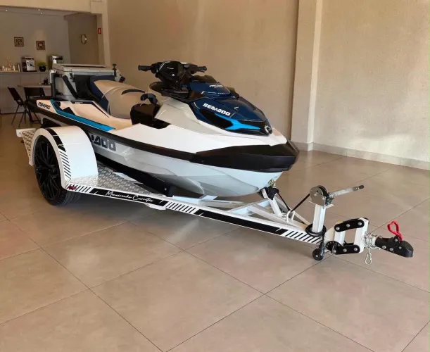Jet ski seadoo