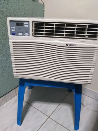Vendo um ar condicionado de mesa