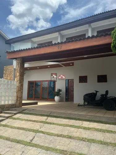 Casa de Alto Padrão à Venda em Condomínio Fechado em Jacareí - SP