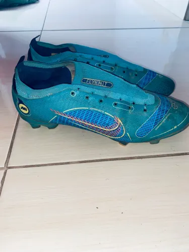 Chuteira Nike Azul