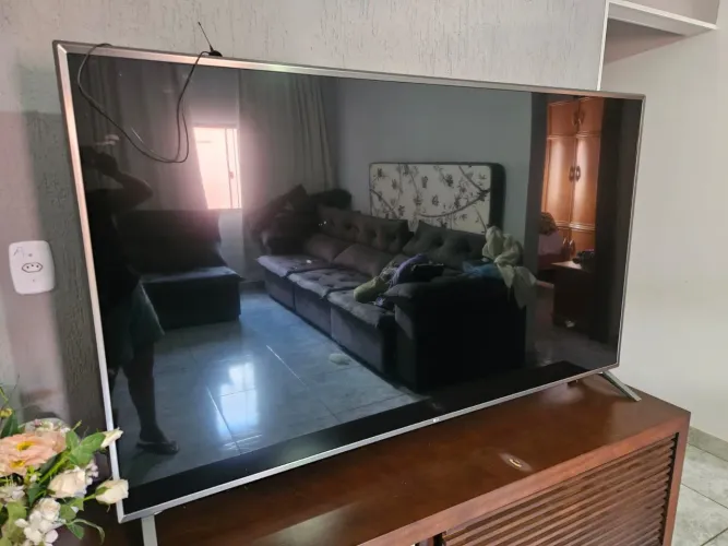 Tv LG 75 polegadas 4 K smart funcionando perfeitamente 
