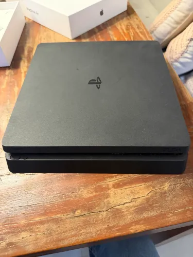 Ps5 slim 500 gb com 2 controles