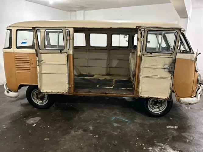 Volkswagen Kombi Furgão 1975