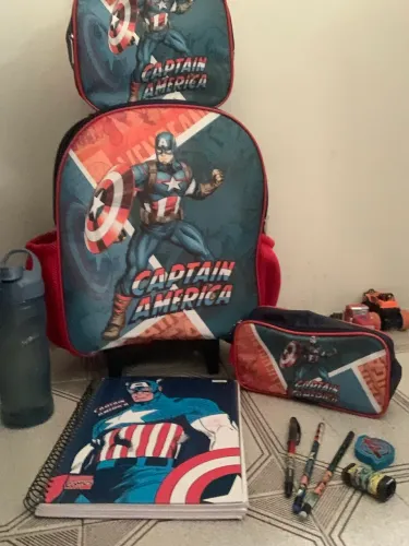 ? Kit Escolar Completo Capitão América (Marvel) - Praticamente Novo!