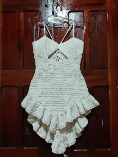 Vestido M em barbante ?
