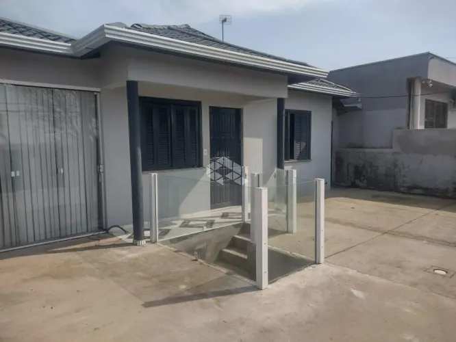 CASA ESTANCIA VELHA COM 3 DORMITÓRIOS E PISCINA