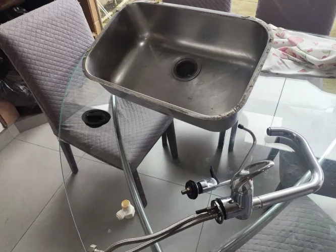 Cuba de inox para cozinha 35 x 58, torneira monocomando Addra e para filtro