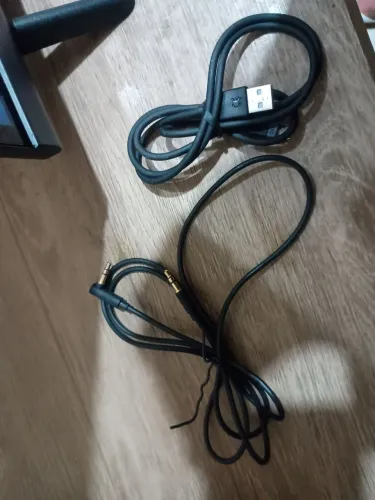Vendo cabo P2 + cabo carregamento fone bluetooth Edifier W830bt .