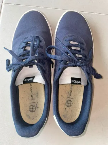 Tênis Adidas Vulc Raid3R Skateboarding na cor azul-marinho tamanho 43