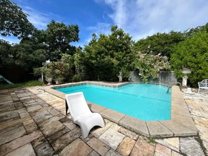 COMPRE CASA TERREA COM PISCINA EM CONDOMINIO FECHADO 5/4 COM 4 SUÍTES