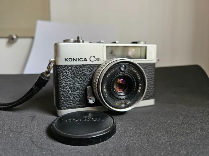 Câmera Analógica Konica C35 rangefinder