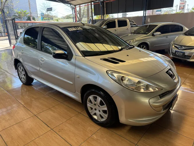Peugeot 207 XR 1.4 Flex 8V 5P 2013