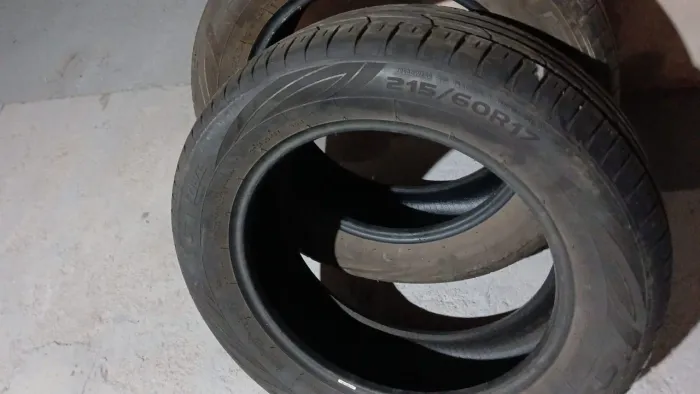 Pneu 215/60R17