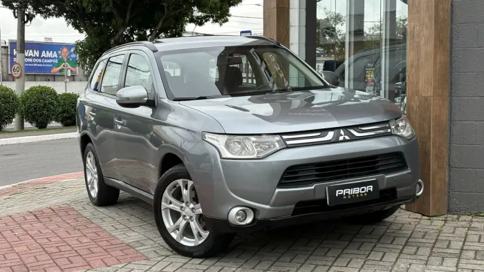 Mitsubishi Outlander 2.0 16V 160cv Aut. 2014