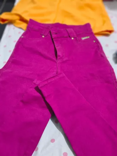 Calça jeans rosa feminina da Pitbull original tamanho 36 por 100 reais