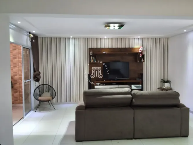 CASA A VENDA NA VILA HELENA, PROXIMO Á AVENIDA 14 DEZEMBRO EM JUNDIAI SP.