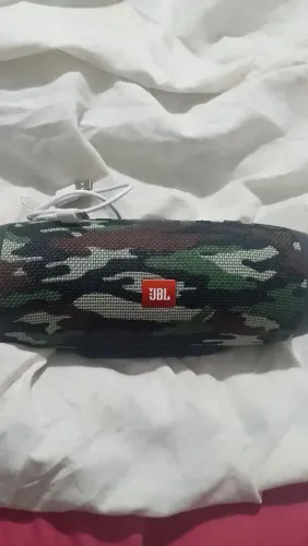Vendo caixa de som JBL charge 3