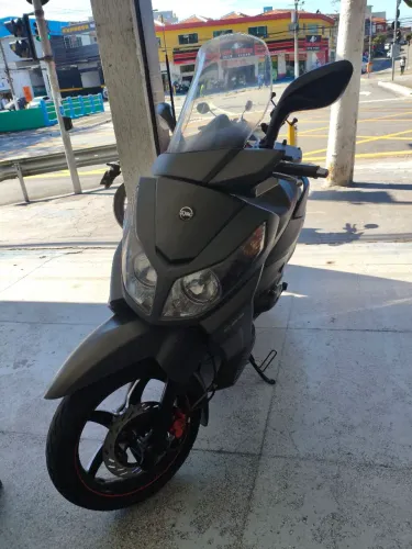 Citycom s 300 muito conservada e revisada, apenas 24.000km, alarme positron