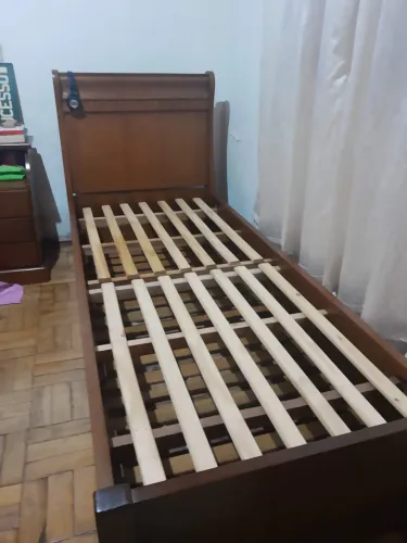 Quarto de Solteiro em Madeira Maciça 