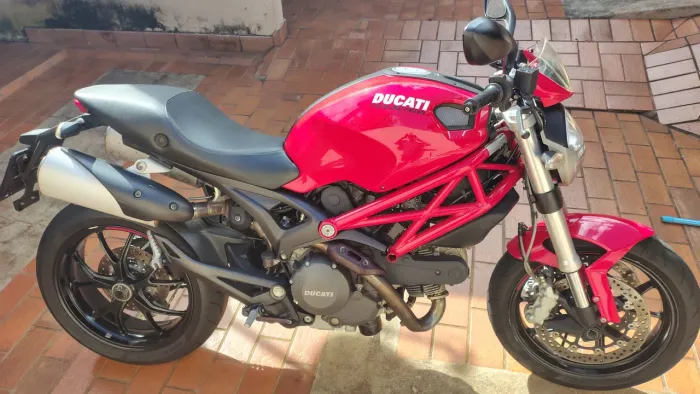 Ducati Monster 796