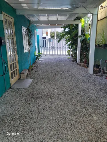 Alugo apto.Mobiliado,Bem localizado.
