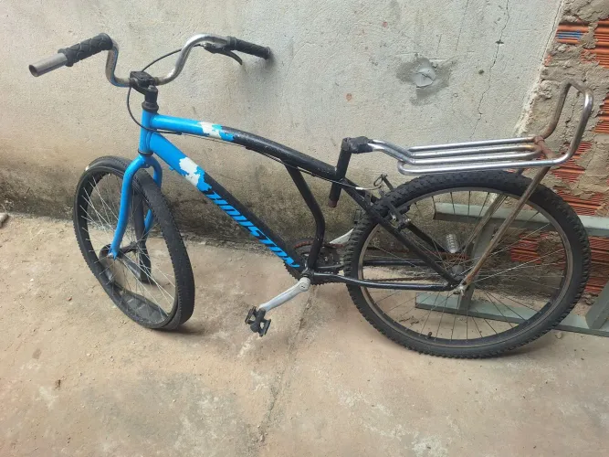Bicicleta, o defeito é so o pneu q esta furado,não faço entrega.retorar no bairro dirceu