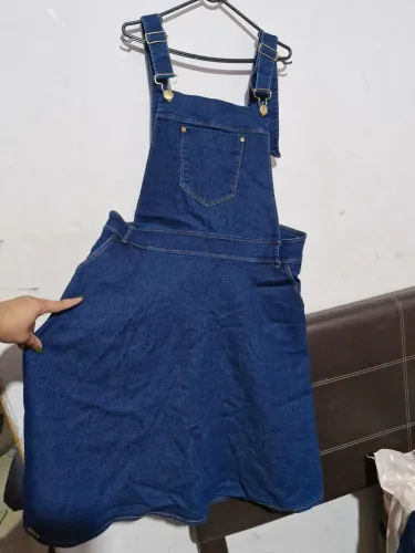 Jardineira jeans