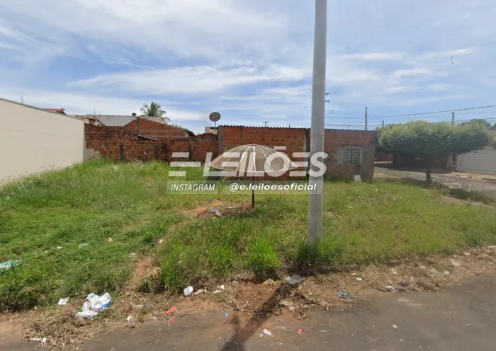 Os direitos aquisitivos sobre o imóvel, área de 250,00m² - Fernandópolis/SP