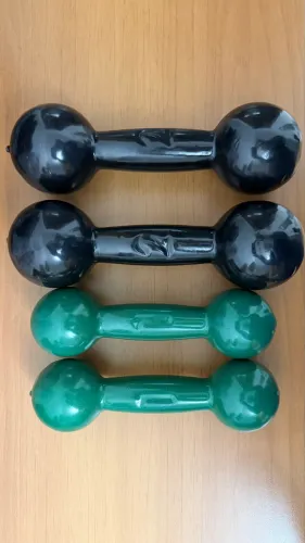 2 Pares de Halteres Emborrachados Novos (1Kg - 2Kg)