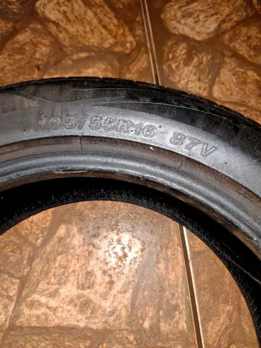 Pneu seme novo 195/55R16 87V
