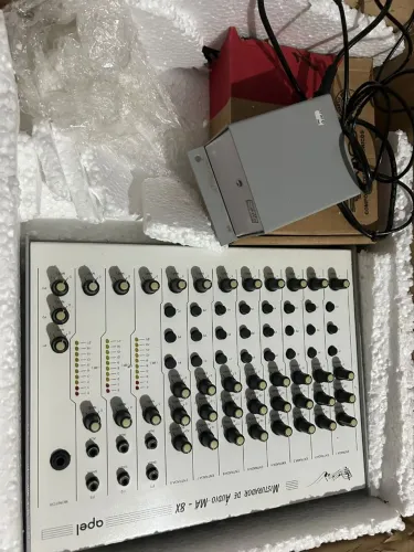Mesa de Som 8 Canais MA8