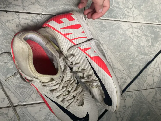 Chuteira Nike oficial salão só tem que lavar
