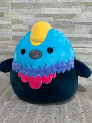 Pelúcia Squishmallows modelo Melrose o Casuar