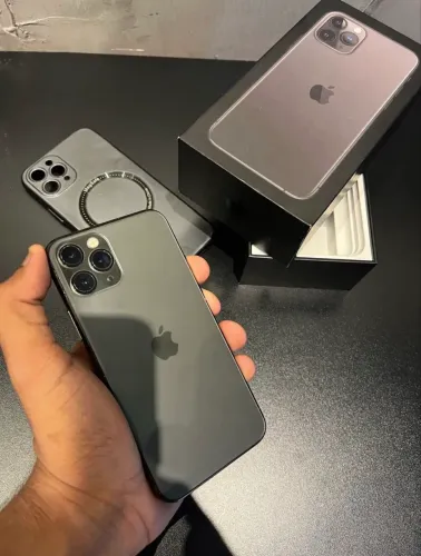 iPhone 11 PRO 64GB COM CAIXA