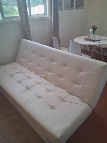Sofá cama couro/ semi novo
